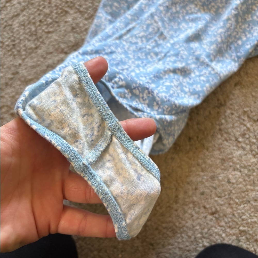 PacSun Blue Floral Bodysuit - Picture 2 of 3